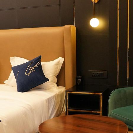 Aquila Grand Suites - Noida Sector 136 Екстер'єр фото