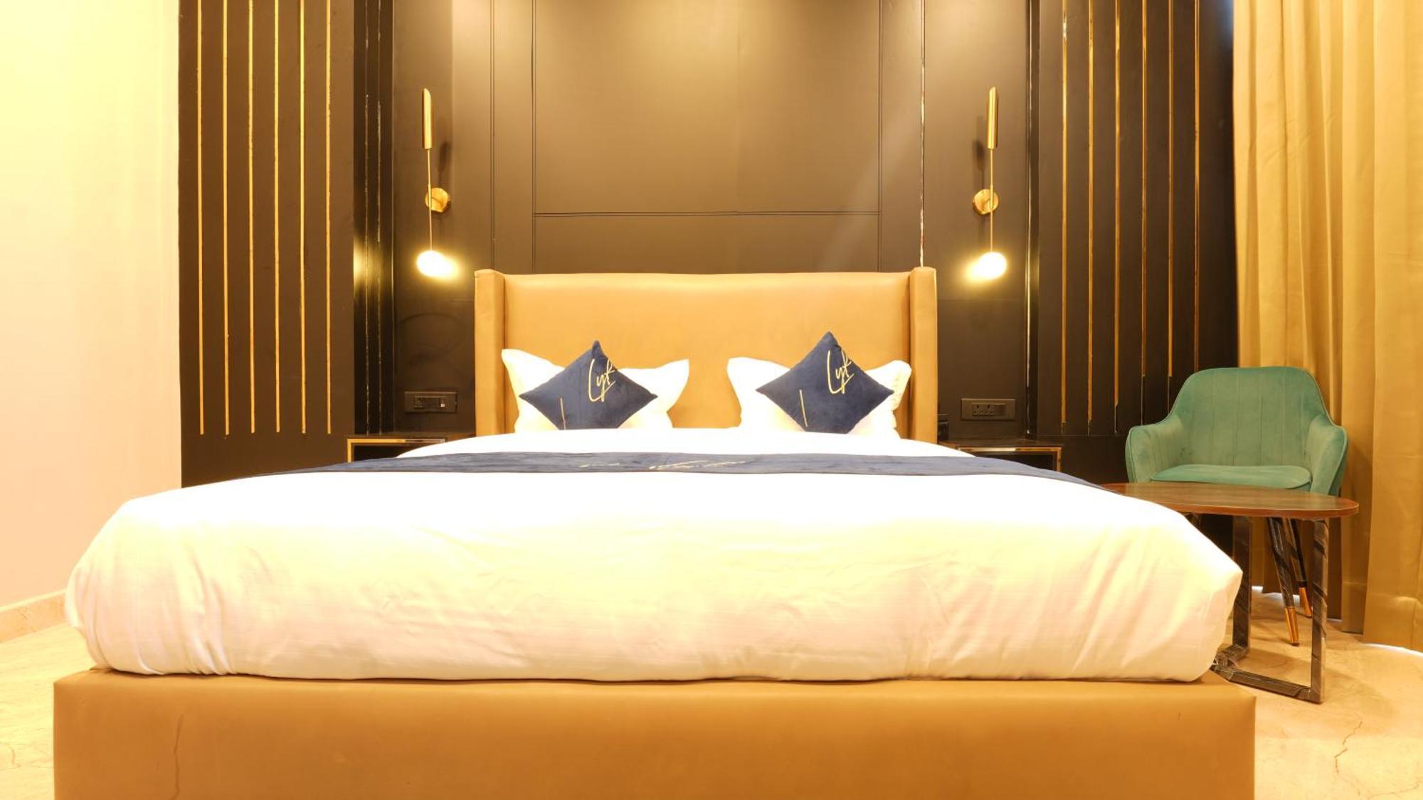 Aquila Grand Suites - Noida Sector 136 Екстер'єр фото
