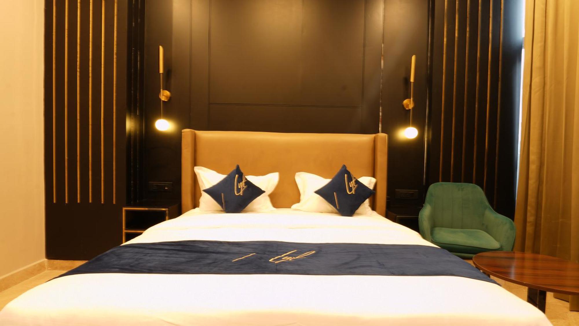 Aquila Grand Suites - Noida Sector 136 Екстер'єр фото
