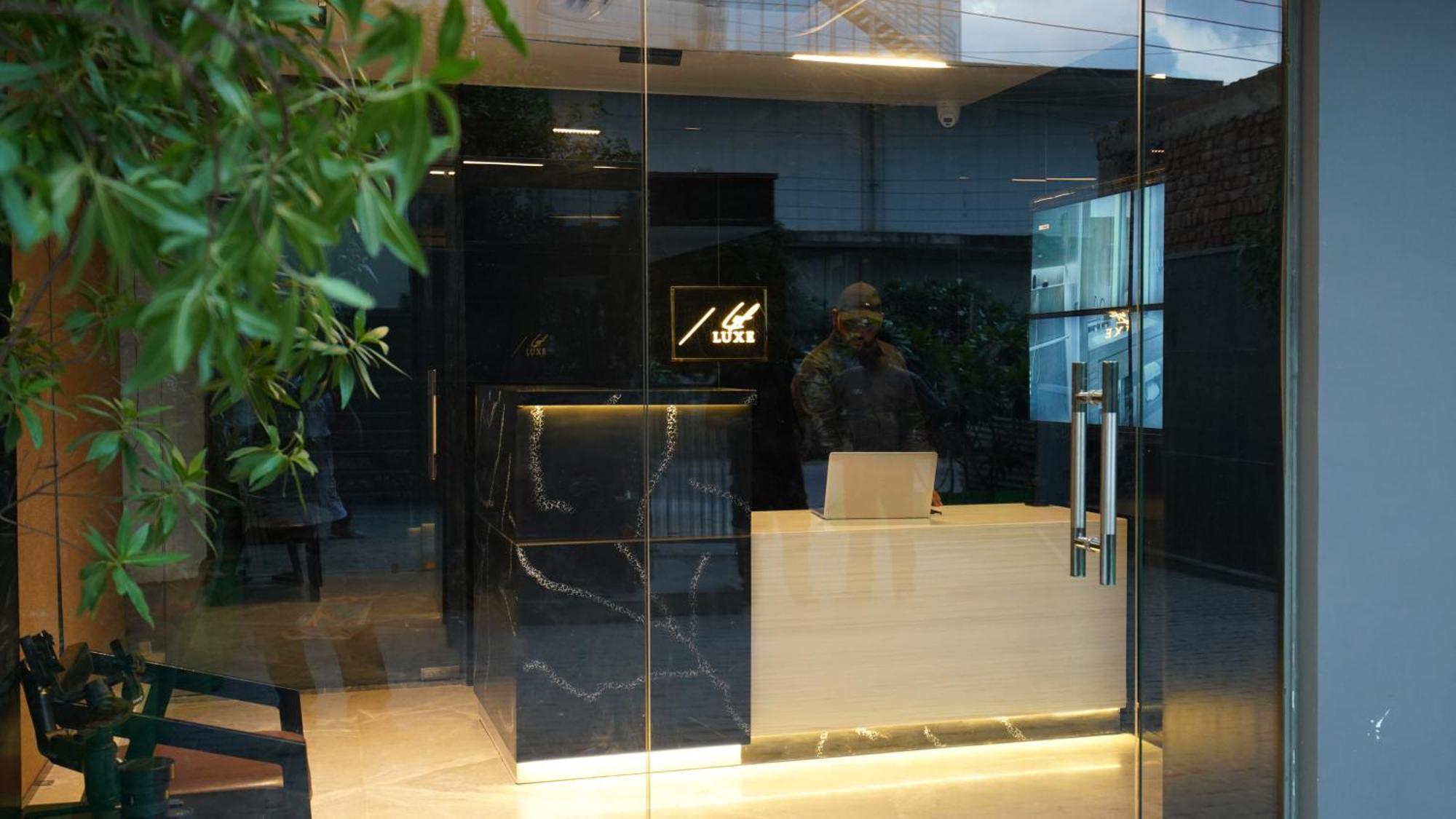 Aquila Grand Suites - Noida Sector 136 Екстер'єр фото