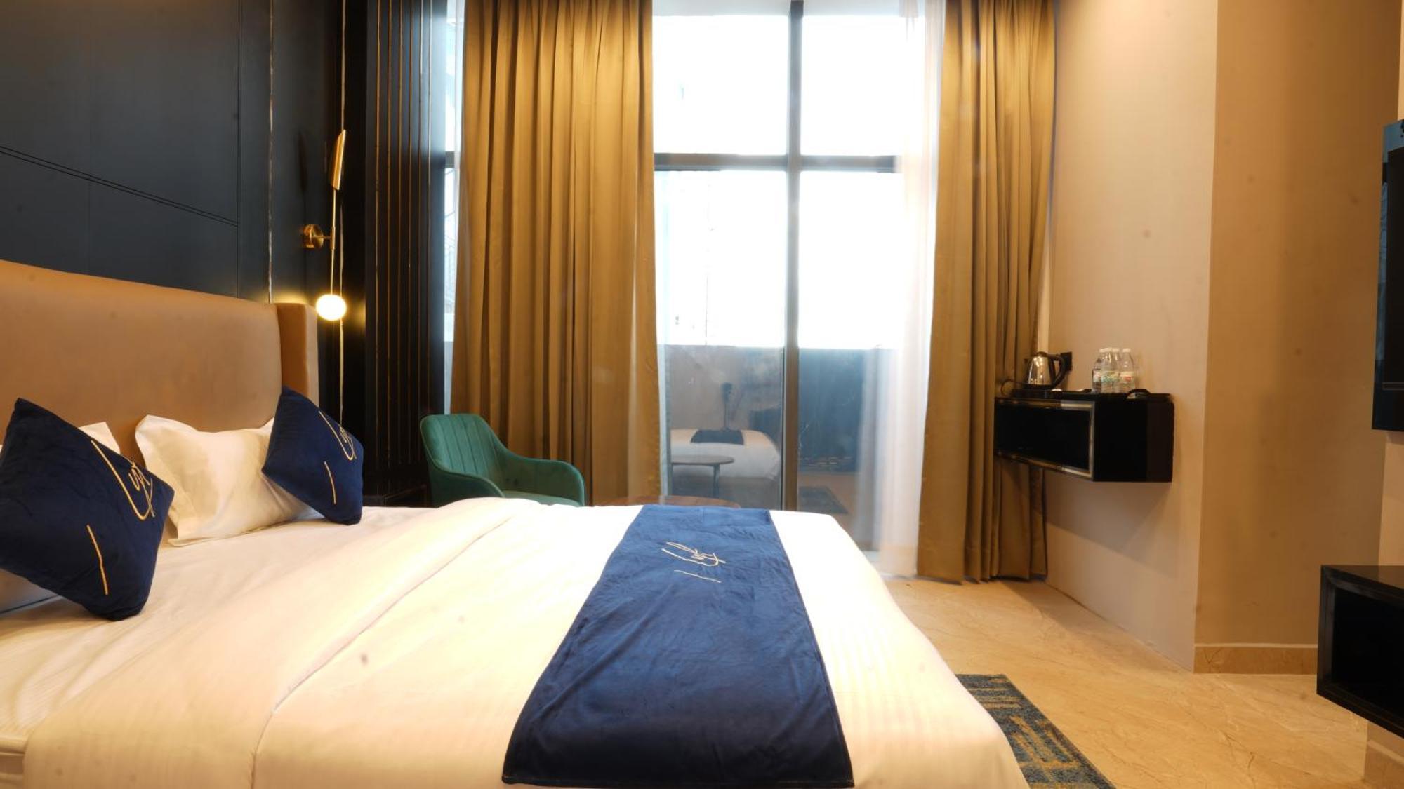Aquila Grand Suites - Noida Sector 136 Екстер'єр фото