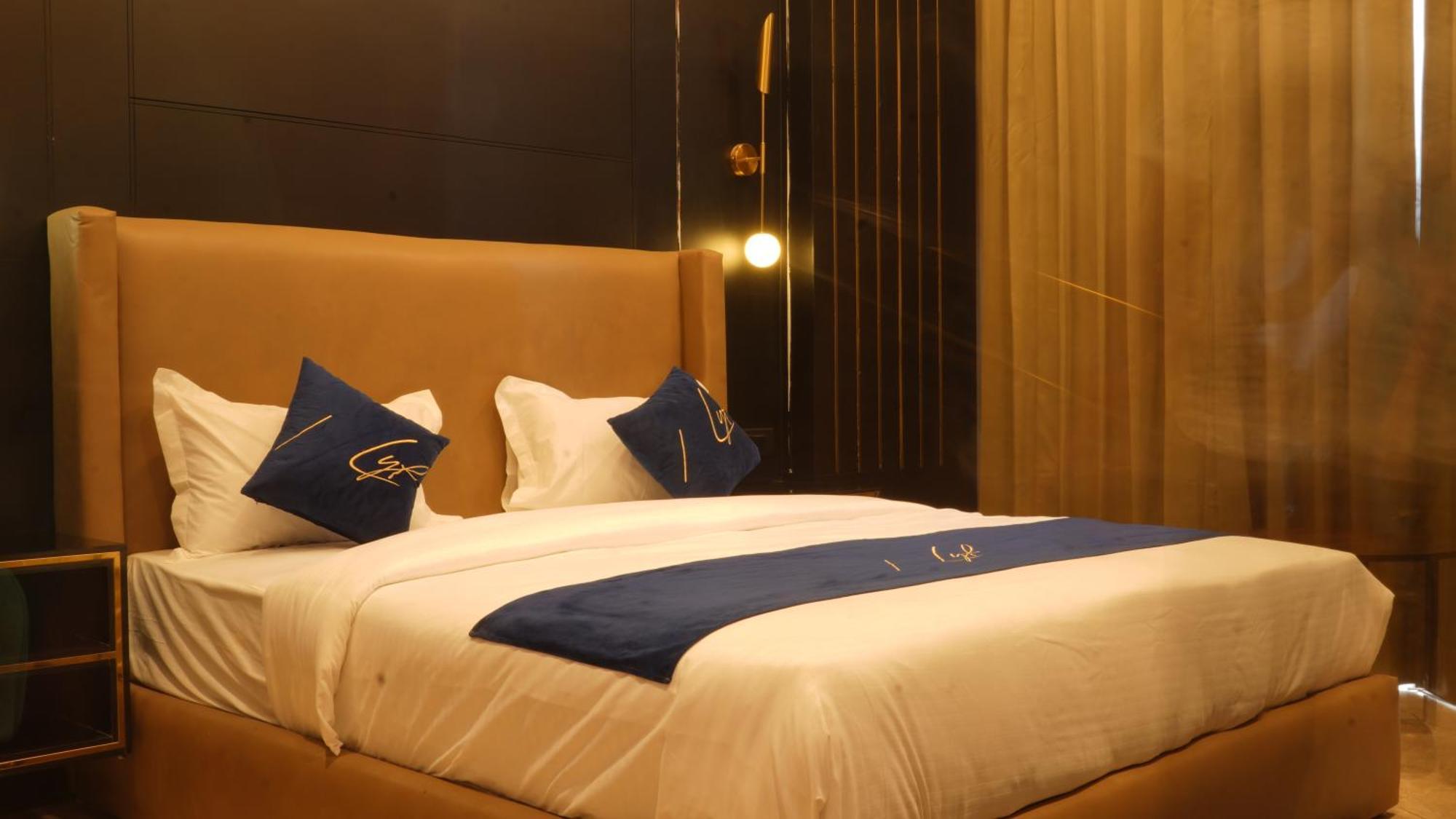Aquila Grand Suites - Noida Sector 136 Екстер'єр фото