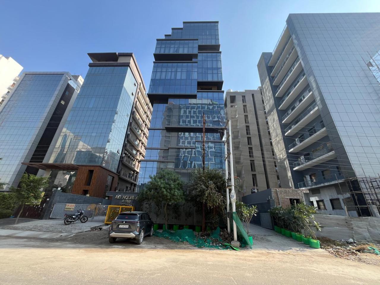 Aquila Grand Suites - Noida Sector 136 Екстер'єр фото