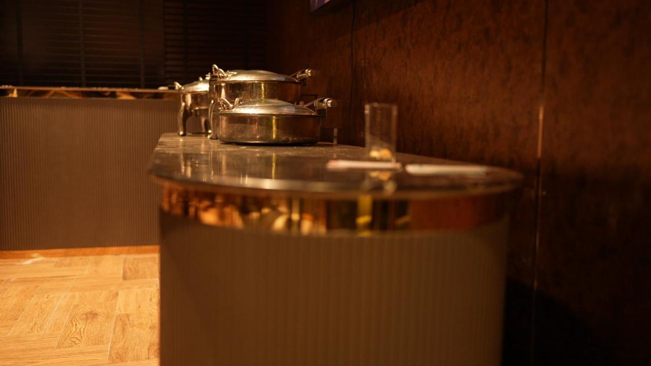 Aquila Grand Suites - Noida Sector 136 Екстер'єр фото