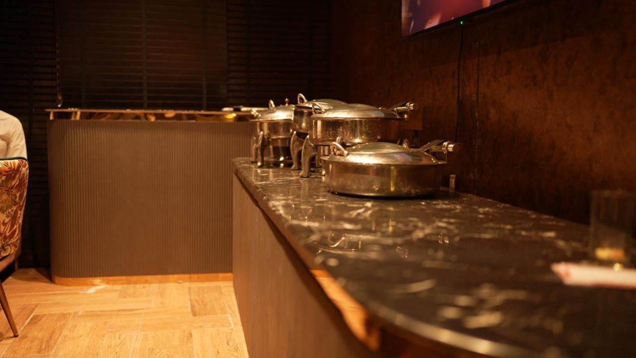 Aquila Grand Suites - Noida Sector 136 Екстер'єр фото